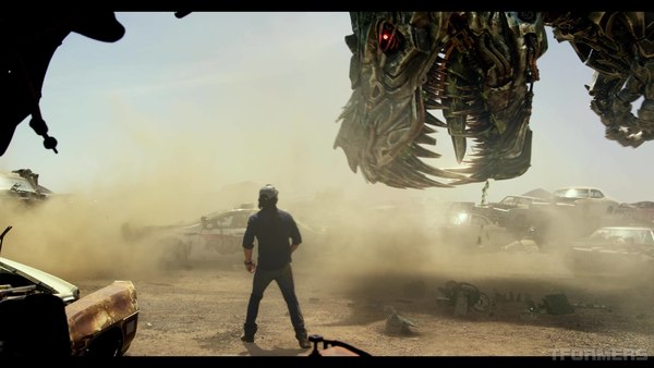 Transformers The Last Knight International Trailer 4K Screencap Gallery 035 (35 of 431)